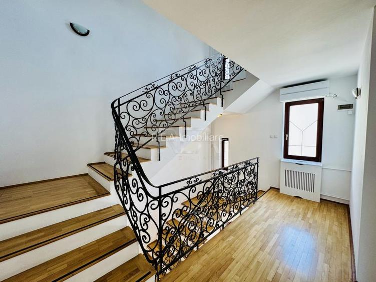 Vila 8 camere vis a vis de Piata Floreasca, garaj, curte proprie - 12