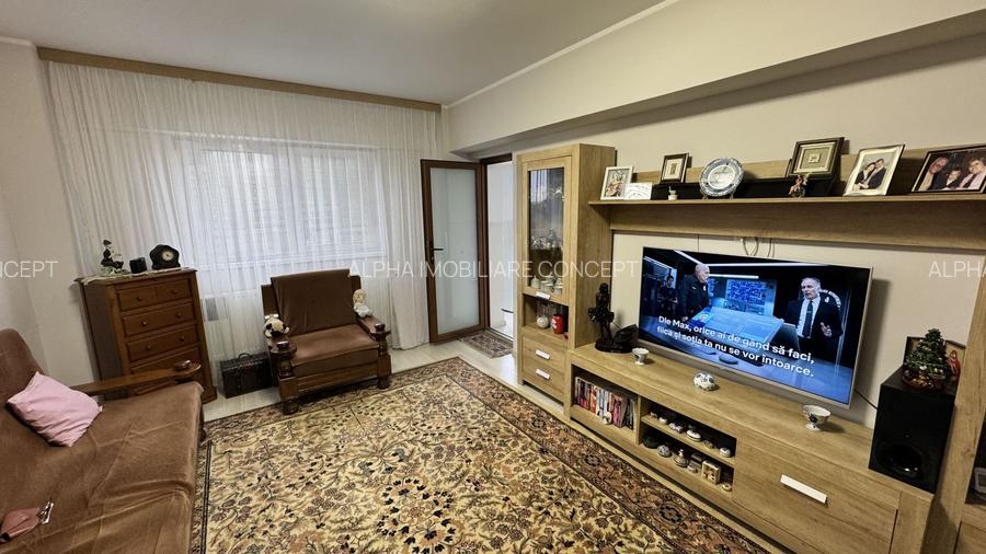 Casă de Cultură apartament decomandat 4 camere - 15