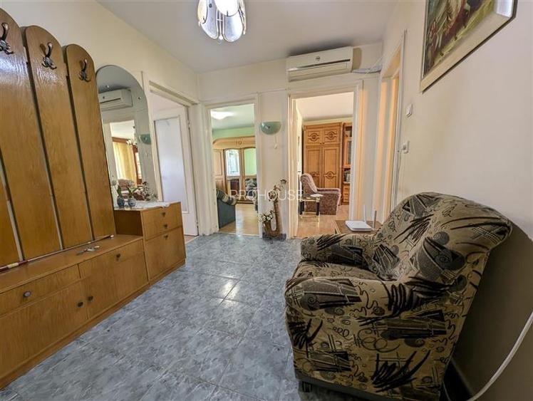 Str. Panselelor, langa Universitate - chirie apartament 3 camere decomandate - m - 9