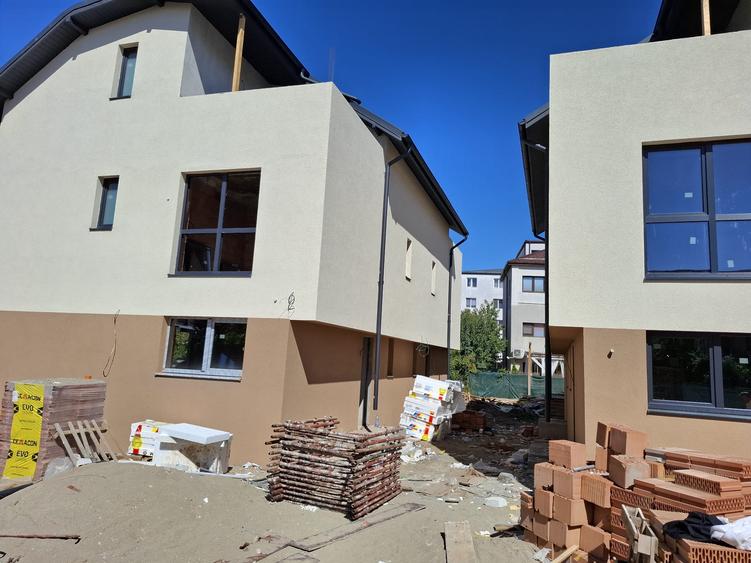 9ec9c762-1dc7-4e49-97c0-b785163d2c98 - 4