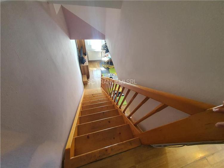 Apartament 2 camere la mansarda -str.Oncesti - zona Vasile Aaron - 10