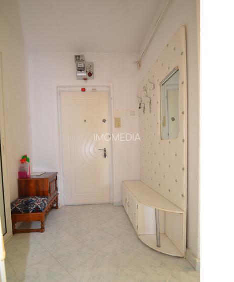 ap. 2 camere, decomandat, zona Circumvalatiunii-Kaufland, 250 eu - 8