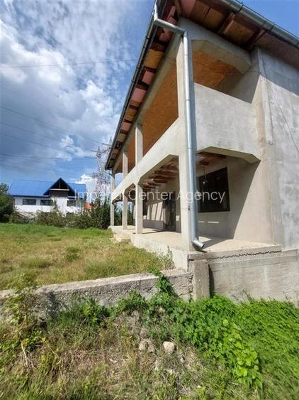 Casa de vanzare la pret de apartament Onesti - 5