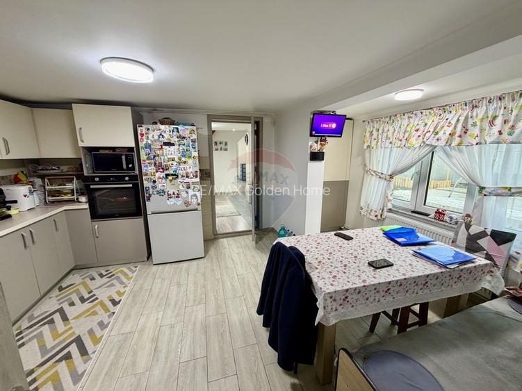 Casă / Vilă cu 4 camere de vânzare în zona Central - 8