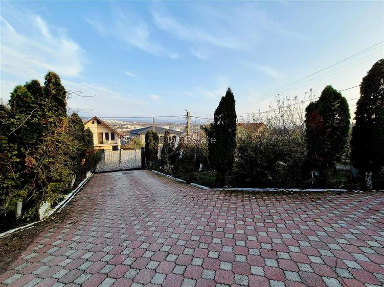 Casa tip duplex spatioasa cu garaj - 16