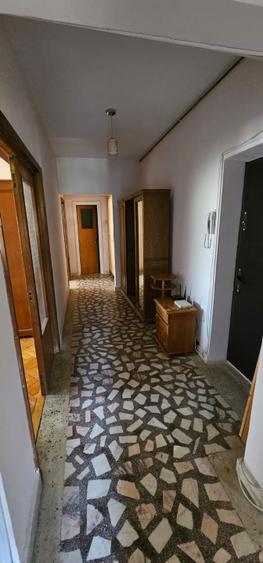 Inchiriez apartament 4 camere, complet decomandat, in zona Arcu -Rapa Galbena