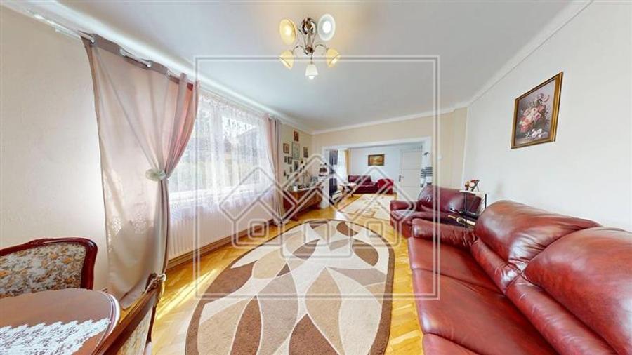 Casa individuala, teren mare, 6 camere, zona Subarini