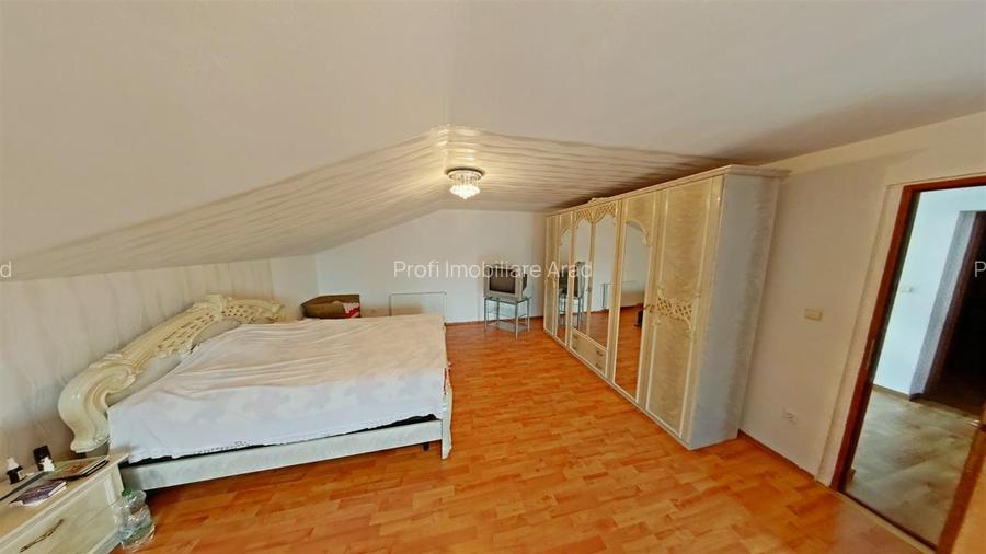 Casa mare si frumoasa cu 5 camere in Gradiste - 12