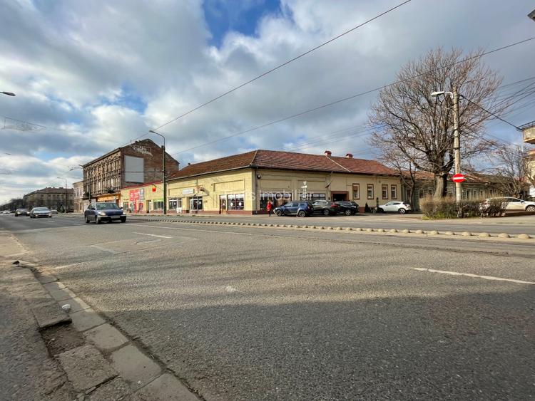 Spatiu comercial stradal cu vitrina | 70 mp, in Sinaia | Com 0% - 4