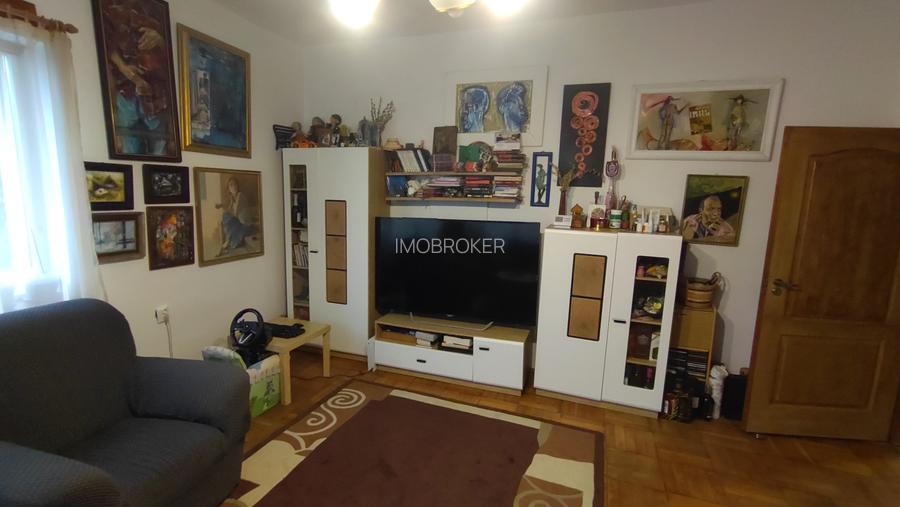 Vand apartament 3 camere in vila, cartierul Dambul Rotund - 2