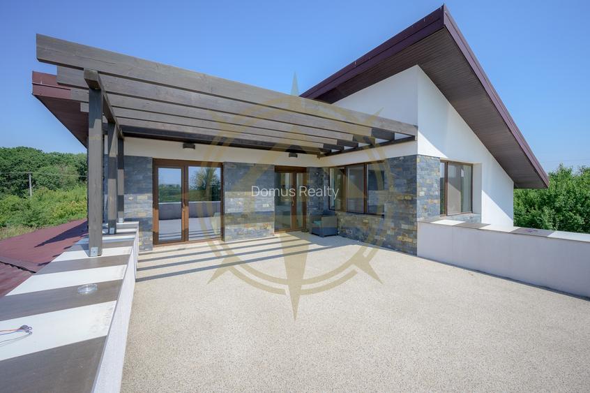 Comision 0 Vila Pasiva | Panouri Fotovoltaice | Vedere Lac Balotesti - 5