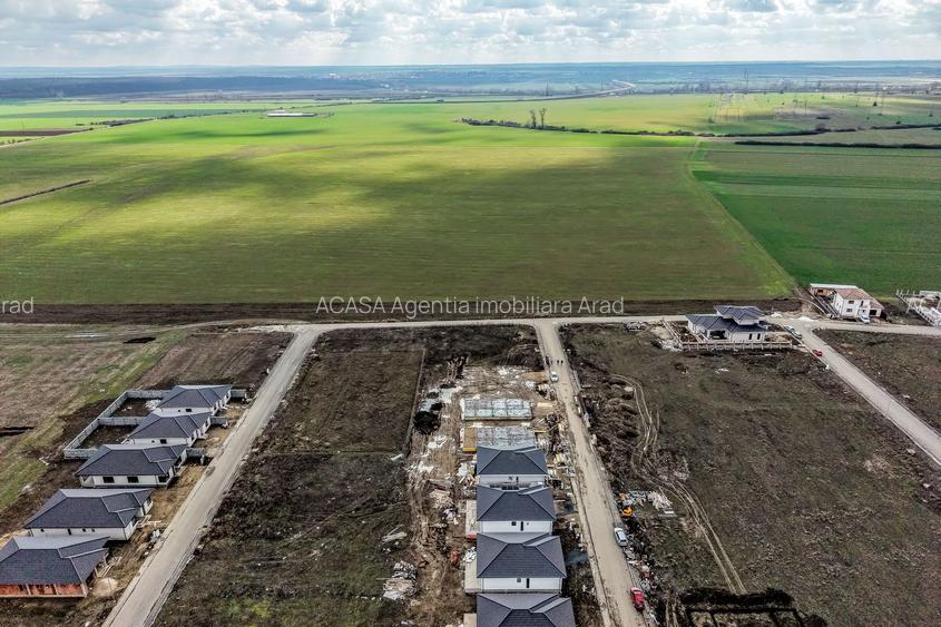 Teren 637 mp | 2 fronturi stradale | Cartier Via Carmina - 3