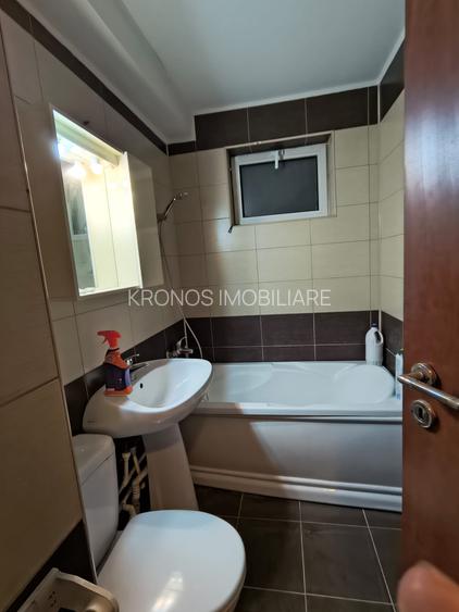 CIRESICA APARTAMENT CU 3 CAMERE DECOMANDAT, 68 MP PRET 115000 EURO - 12