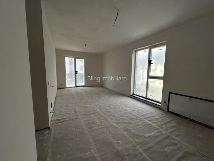 Apartament 3 camere, semidecomandat , finisat , zona Tineretului  - 2