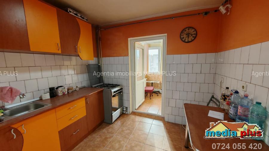 De vânzare: apartament 3 camere, 70 mp, Piața Centrală - 2