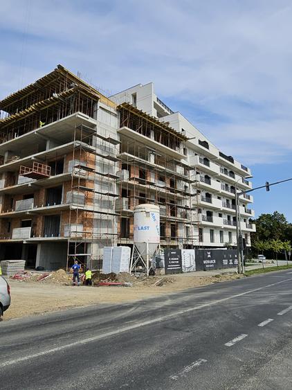 8b452750-d1a6-4c62-817c-2e0debed3084 - 2