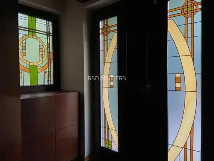 Vilă Luxury în Zona Jandarmeriei | 8 Camere | Arhitectură Eleganta - 9