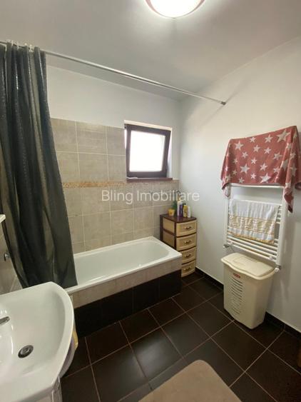 Apartament de 65 mp utili,parcare inclusa,etaj intermediar - 11