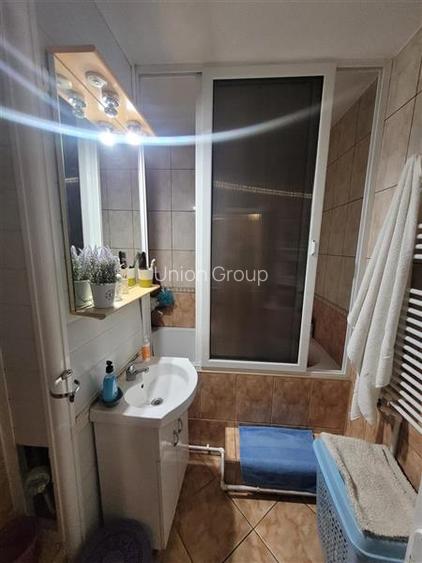 Apartament 3 camere Decomandat, Etaj 1, Zona Poarta 6 - 11