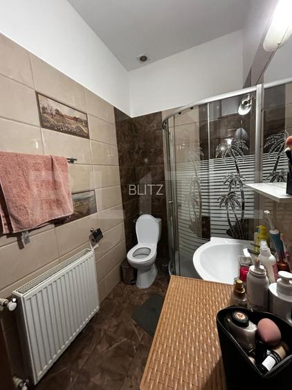 Ultracentral. Doua apartamente la casa , suprafata totala utila 150mp  - 15