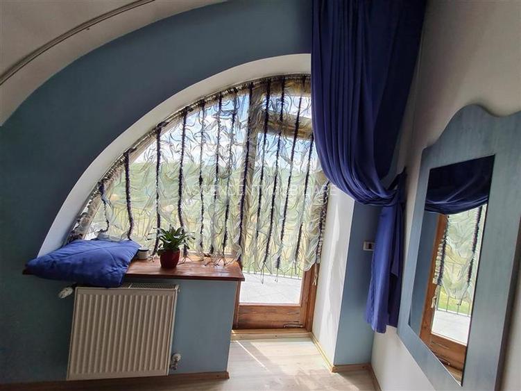 Domeniu de 30.000 mp + lac propriu +Vila protocol + Special - 15