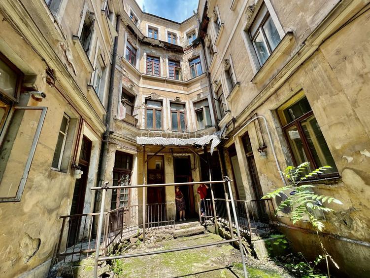 Imobil 2185 mp Centrul Istoric Piata Unirii 500 mp teren vitrina 19 m - 2