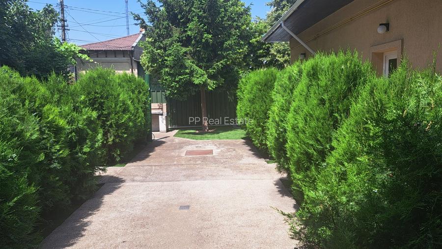 Vila compusa din P+M situata in zona Abator - 12