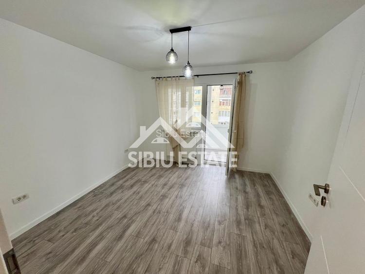 Apartament 4 camere renovat, 79 mp cu logie, Vasile Aaron, Sibiu - 5