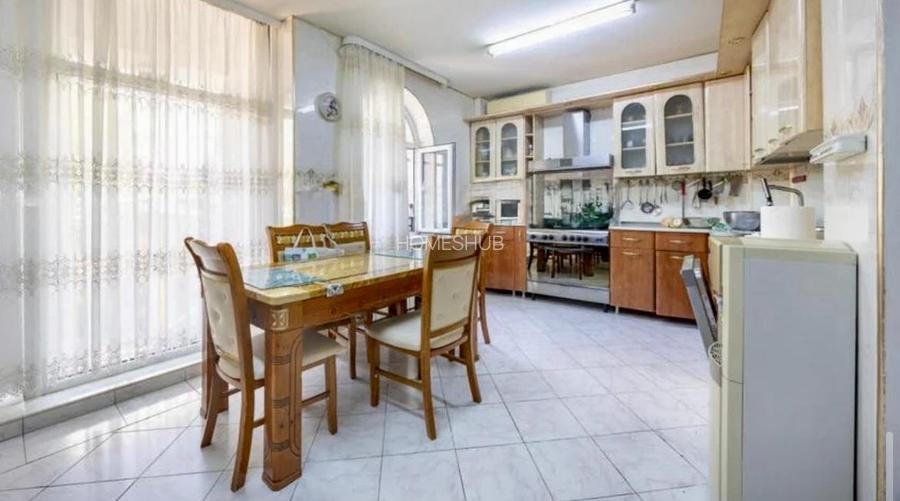 Casa individuala / Spatiu comercial / Clinica | 450 mp, curte proprie | Baicului - 12