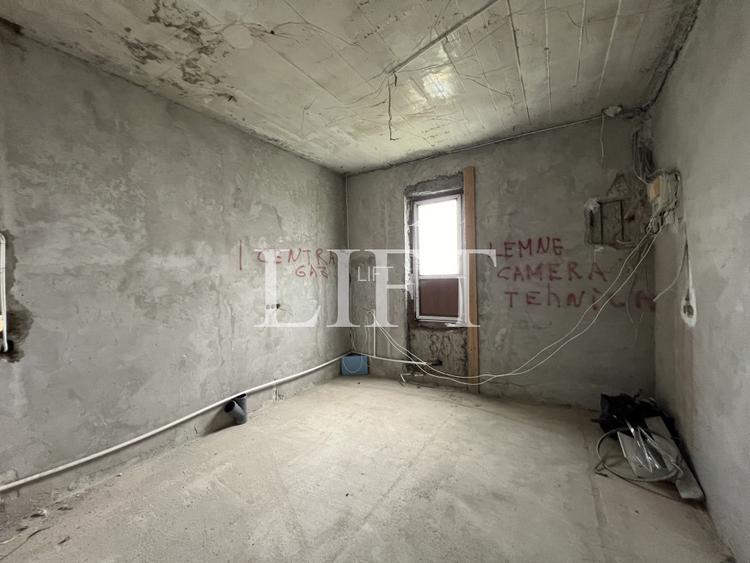 Pret Redus - Casa/Pensiune, teren 2300mp, Bran - Sohodol  - 15