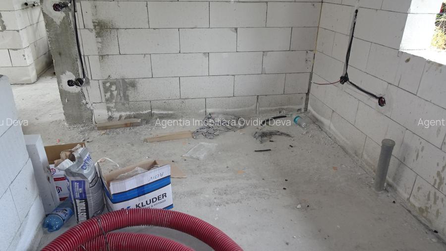 Vand casa in duplex in Deva, semifinisata, zona Garii (peste linia ferata), P+E - 7