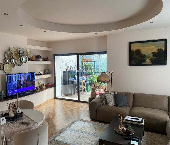 Vilă 5 camere în complex | Lacul Grivița | Cartier Străulești-Dămăroaia,Sector 1 - 2