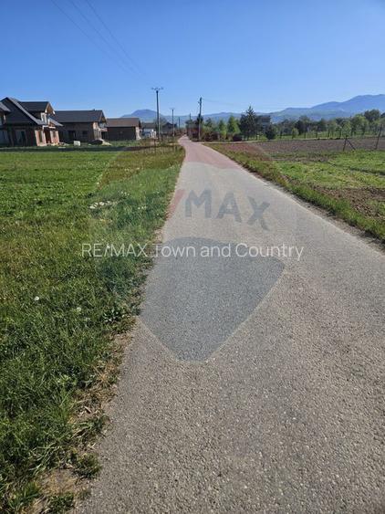 Teren intravilan de vânzare în Crăciunești – 1.780 mp - 2