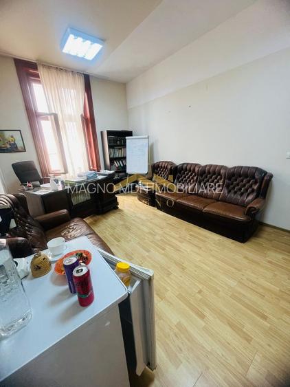 Apartament (pretabil pentru Birou ,Cabinet etc.) de vanzare in centru. - 12