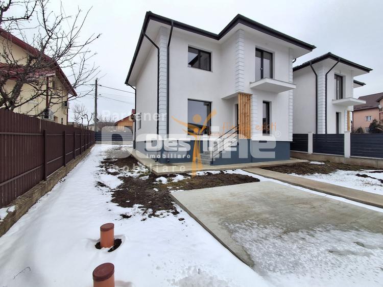 CASĂ tip duplex, situata in Valea Adanca