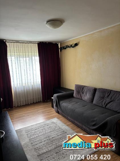 Apartament 3 camere decomandat Micro 17 – mobilat și utilat.