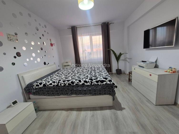 Vând apartament 3 camere  - 9