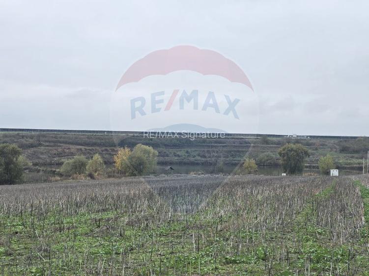 DE VANZARE LAC Pescuit sportiv 6,7ha + TEREN 6,3ha - 6