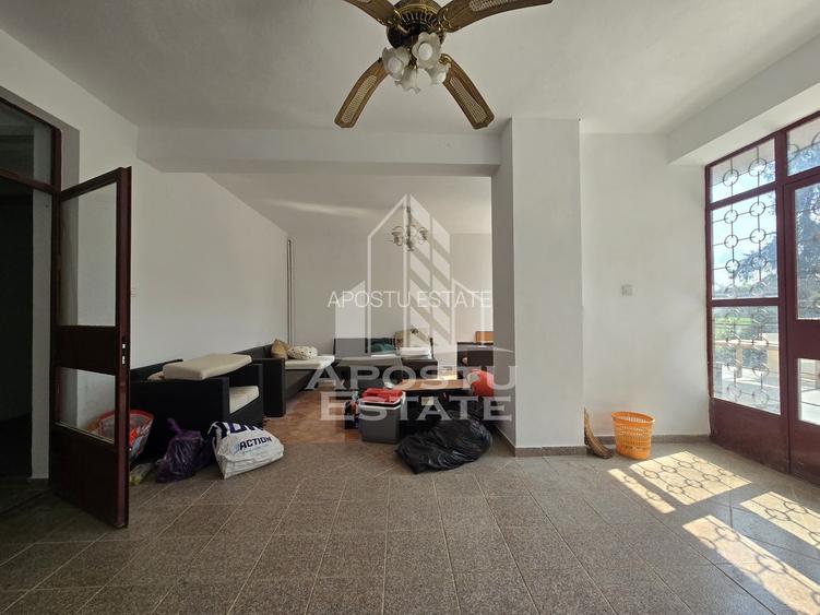 Casa de vanzare, potential pensiune, pe malul Timisului,Sag,comision 0 - 21