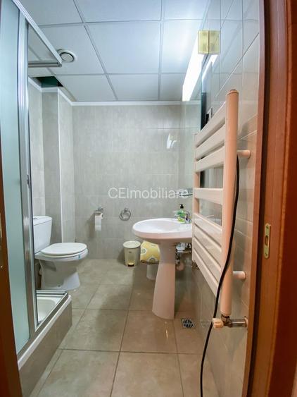 Cladire cu functiuni mixte - 22