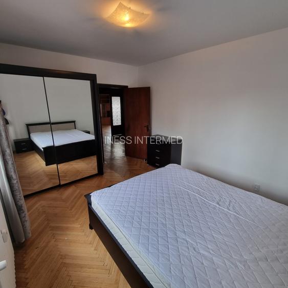 Cotroceni Gradina Botanica Facultatea de Medicina ap 3 camere spatios 80mp. - 2