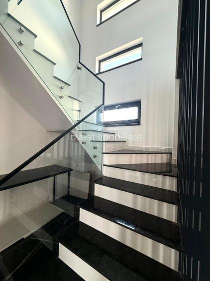 Vila de vanzare cu design deosebit in cartierul Bucium - 15