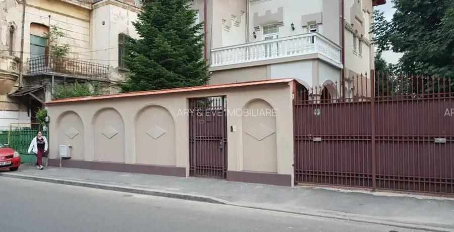 Arhitectura deosebita- inchiriere vila Premium, Piscină exterioară - 11