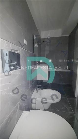 Studio,  47 mp, Tractorul - 13