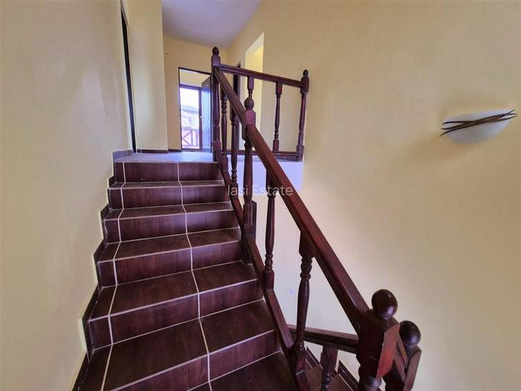 Casa de vanzare individuala cu garaj in Bucium - 13