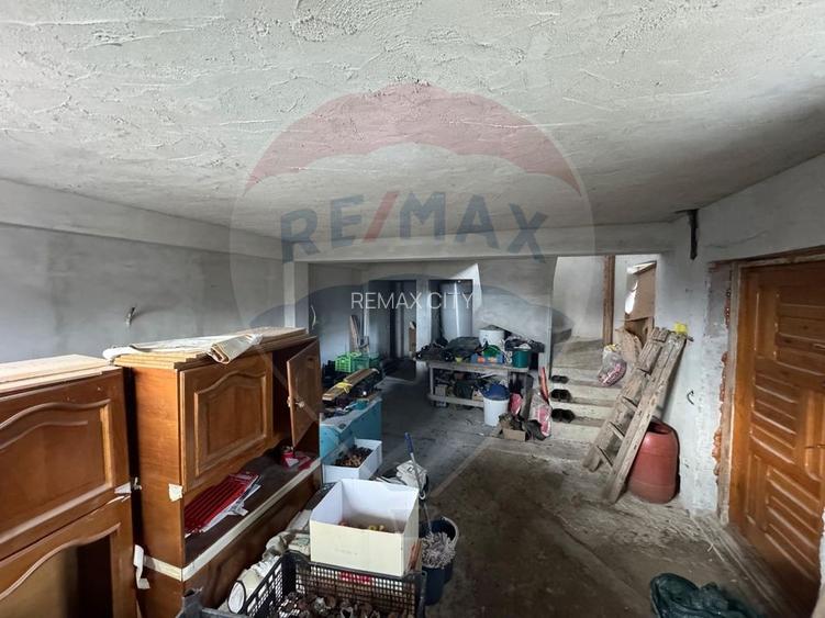 Casă / Vilă cu 6 camere de vânzare în zona Darmanesti - 47