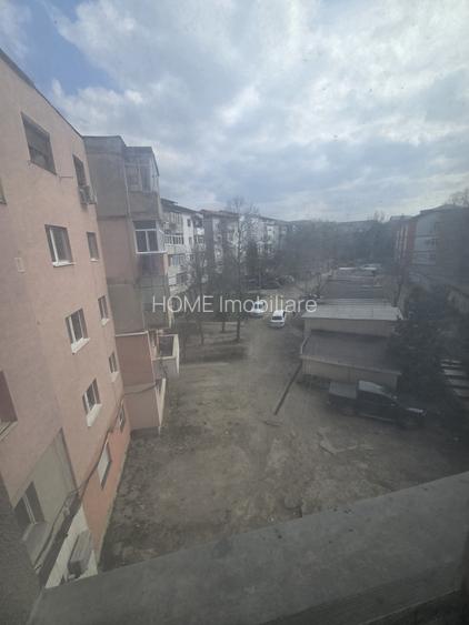 Ap. 3 camere decom.,2 bai,3 balcoane Ion Luca - 4