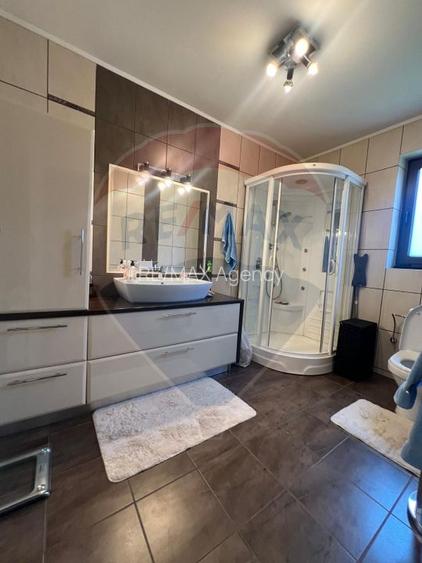 Vilă premium | 8 camere | 834 mp teren | complex privat | 1 Decembrie - 13