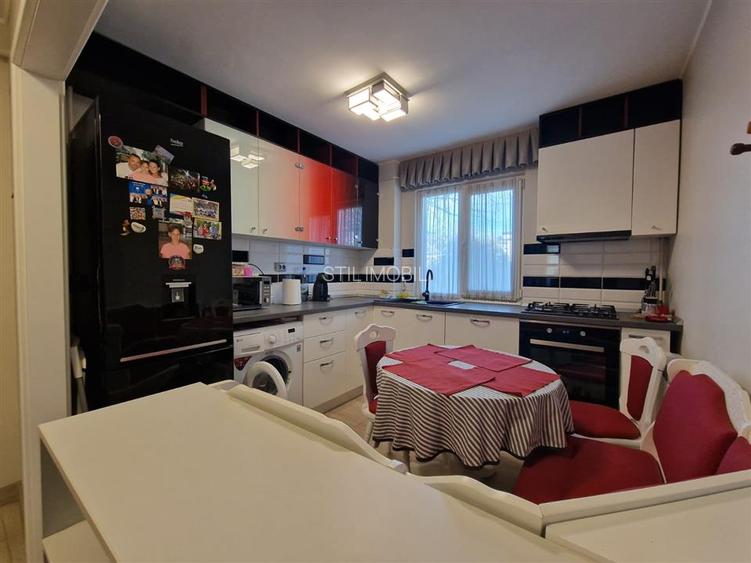 Liber, mobilat modern, apartament 3 camere, Tatarasi Posta, etaj 3/4 - 3