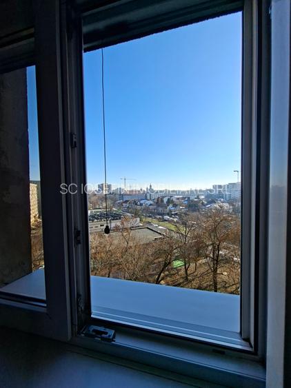 Central, langa Piata 700 - 4